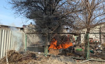 В частном секторе Павлограда сгорела хозпостройка