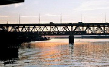 В Днепропетровске женщина совершила самоубийство, прыгнув с моста