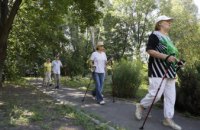 Скандинавская ходьба - спорт для посетителей территориального центра города