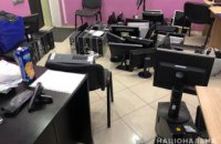 В центре Днепра полиция разоблачила мошеннический call-центр (ВИДЕО)