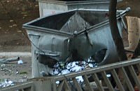 В Днепродзержинске в мусорном баке нашли труп 11-летней девочки
