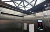 «Під час відключення світла з ліфта можна вийти»: Дніпро продовжує ремонтувати аварійні підйомники