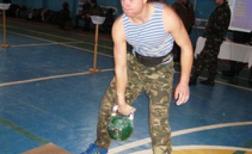 Днепропетровские военные определили лучших в гиревом спорте