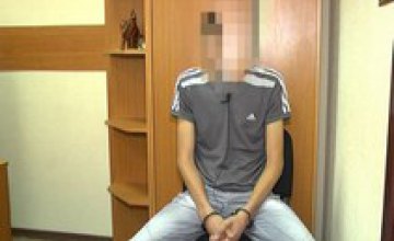 На Полтавщине задержали 20-летнего парня, который использовал для порнографической съемки маленьких детей 