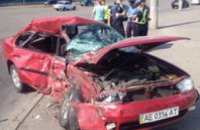 В Днепре на пр. Богдана Хмельницкого столкнулись легковушка и микроавтобус: один человек погиб