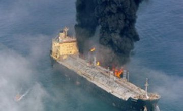 В Аравийском море горит контейнеровоз с украинцами на борту