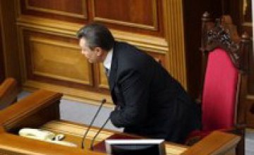 Виктор Янукович застрял в президентской ложе 