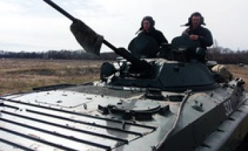 На Новомосковском полигоне военнослужащие совершенствуют ратное мастерство