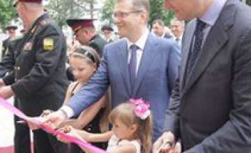 Вице-премьер-министр вручил ключи от квартир 12 семьям военнослужащих Днепропетровска