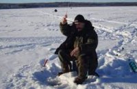 Днепропетровские спасатели предупреждают рыбаков об опасности выхода на лед