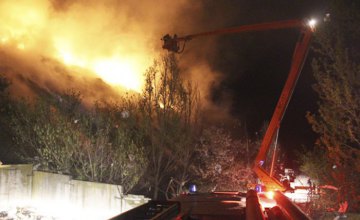 ​В Хмельницком произошел масштабный пожар на свалке (ВИДЕО)