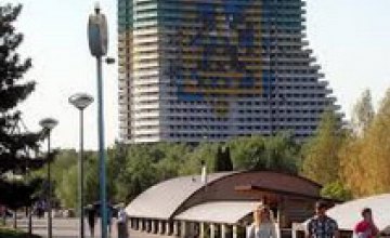 В Днепропетровске 7-летний ребенок упал с 28 этажа гостиницы «Парус» и погиб (ВИДЕО)