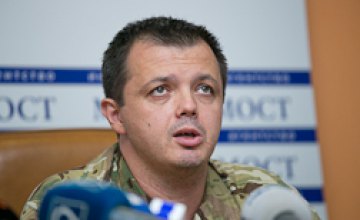 Украина ведет войну на поле боя, проигрывает в «войне подкупов» и не ведет информационную войну, - Семенченко