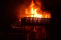 Ночью в Днепре произошел пожар на лодочной станции: погиб человек (ФОТО)