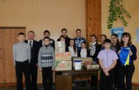 Школьники Синельниковского района собрали продукты и теплые вещи для воинов АТО 