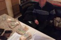 Одесский судья, пойманный на взятке 500 тыс грн, сбежал со стрельбой