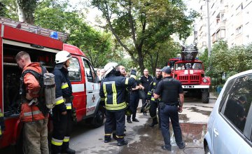 ​В Соборном районе Днепра случился пожар в многоэтажке: сгорела квартира на 9 этаже (ВИДЕО)