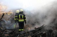 В Киеве произошел серьезный пожар в частном секторе: сгорел дом (ФОТО)