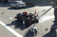 На Запорожском шоссе мотоцикл столкнулся с иномаркой: мотоциклист в тяжелом состоянии 