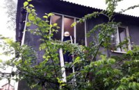 В Каменском вспыхнула крыша многоквартирного жилого дома (ФОТО)
