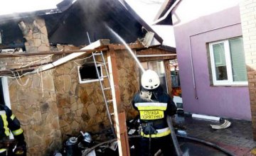 В Днепре произошел пожар в летней кухне частного домовладения (ФОТО)