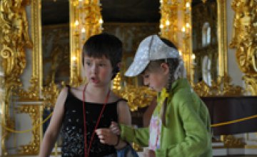 Десять лучших юных художников Днепропетровской области посетили Янтарную комнату Санкт-Петербурга (ФОТО)