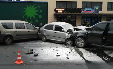 В Киеве произошло смертельное ДТП, водитель погиб на месте (ФОТО)