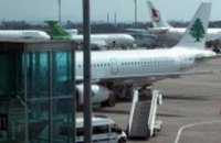 В Дубае из российского самолета во время взлета выпала стюардесса 