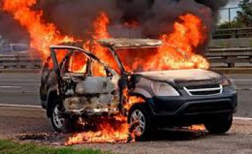 В результате столкновения двух автомобилей на пр. Слобожанский загорелся «Lexus»