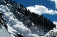 На Закарпатье сошла лавина в 40 тонн снега