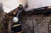 Под Днепром 2 часа тушили пожар в частном доме