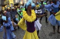 На карнавале в Гаити от удара током погибли 18 человек