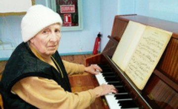 «Жажду к жизни черпаю из музыки», - 87-летняя пианистка Елена Андреева (LIFESTORY)