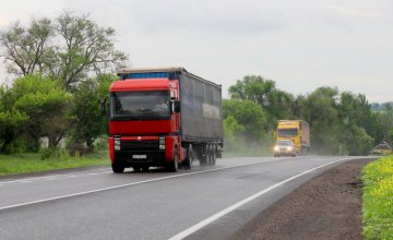 На автошляхах Дніпропетровщини за півтора місяця виялено 408 порушників вагових норм