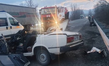 Смертельное ДТП на Закарпатье: столкнулись 3 автомобиля (ФОТО)