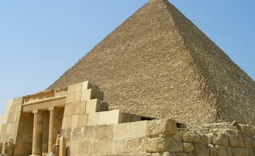 В Египте из-за вандалов закрывают на ремонт пирамиду Хеопса