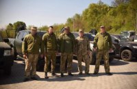 Ще чотири автівки, придбані «TAPS-Україна», передали військовим