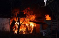 В Днепре сгорел частный дом: огонь  уничтожил 200 кв. метров территории (ФОТО)