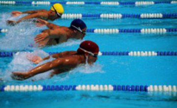 В Днепропетровске завершился чемпионат Украины по плаванию среди юниоров и юношей