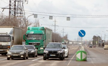 Безпека на дорогах для водіїв та пішоходів: які умови створено у Дніпрі   
