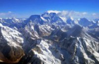 На Эвересте после схода лавины погибло шесть альпинистов