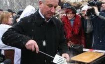 В субботу на Набережной мэр Днепропетровска будет печь блины для горожан