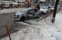 В Киевской области 18-летняя девушка за рулем чужого авто насмерть сбила женщину и отправила в больницу еще одного пешехода 