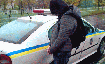 В Луганской области мужчина с ножом напал на полицейских