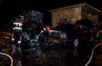 В Киеве сгорело несколько автомобилей марки BMW (ФОТО)