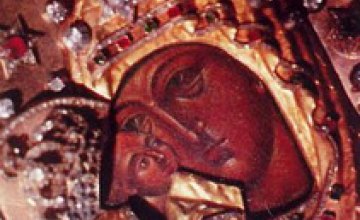 Сегодня православные молятся перед Почаевской иконой Божией матери